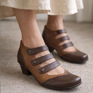 Earth Serano, NWOB SZ 9 leather Mary Jane 3 strap 1” heel. Vintage inspired